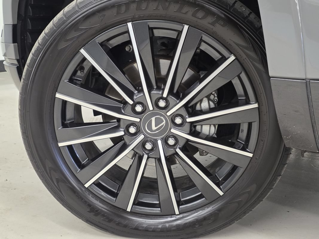 Used 2024 Lexus GX 550 w/ Cold Area Package AWD/4WD image 46