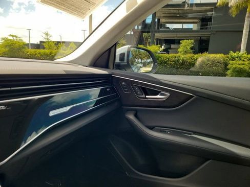 Certified 2023 Audi Q8 Prestige AWD/4WD image 28