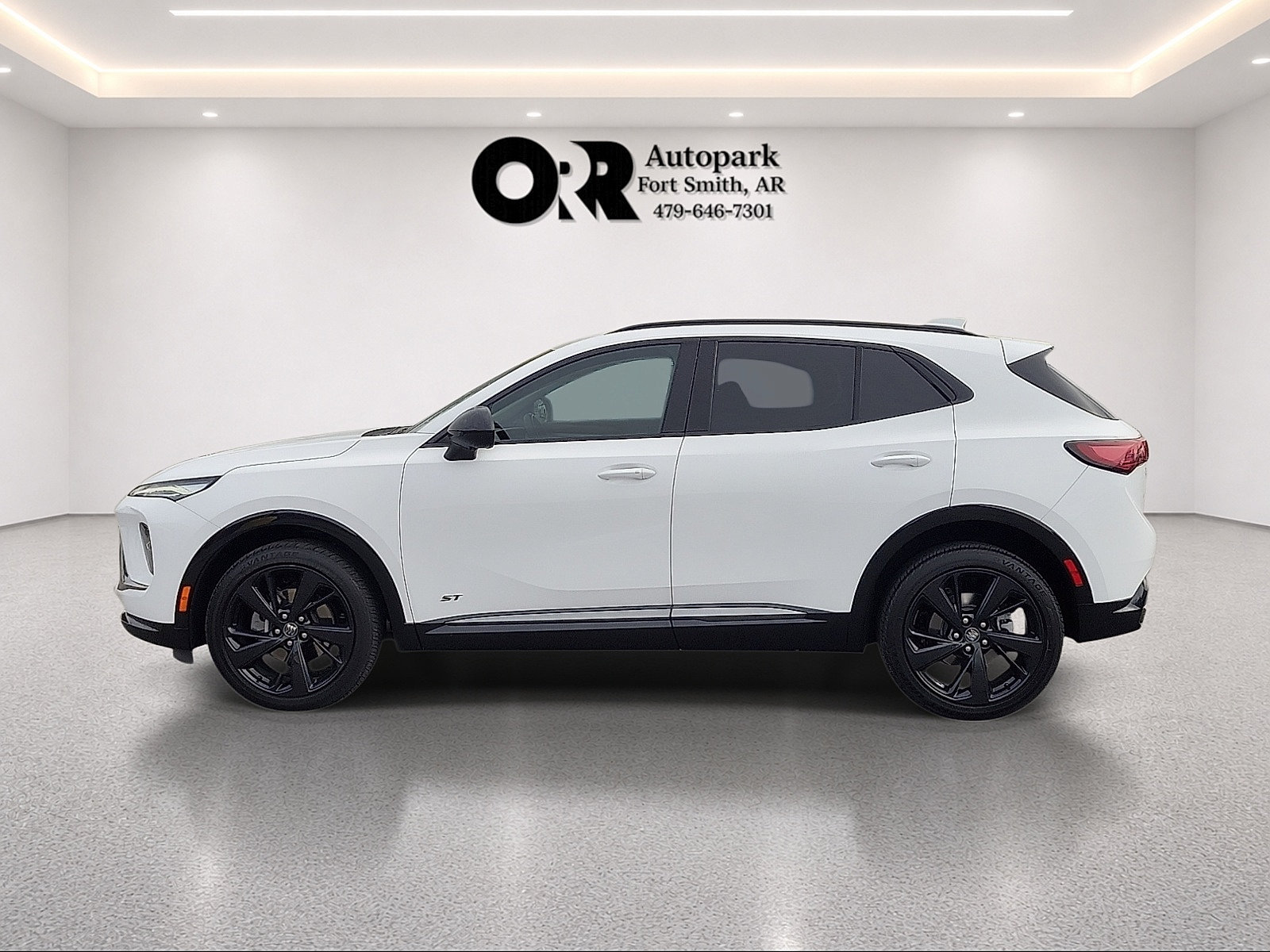 Used 2025 Buick Envision Sport Touring AWD/4WD image 3