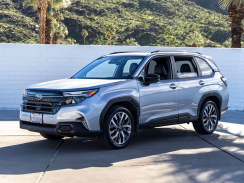 Used 2025 Subaru Forester Touring w/ Popular Package - Touring image 5