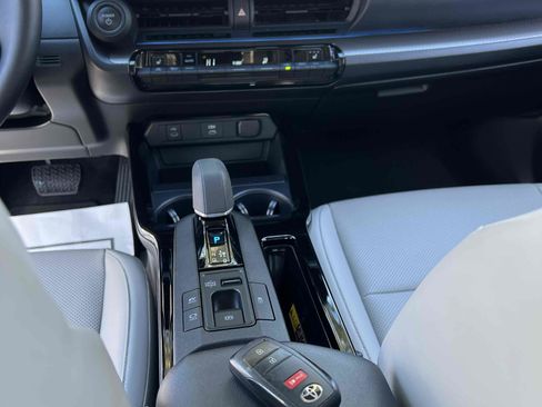 Used 2024 Toyota Prius Limited image 33