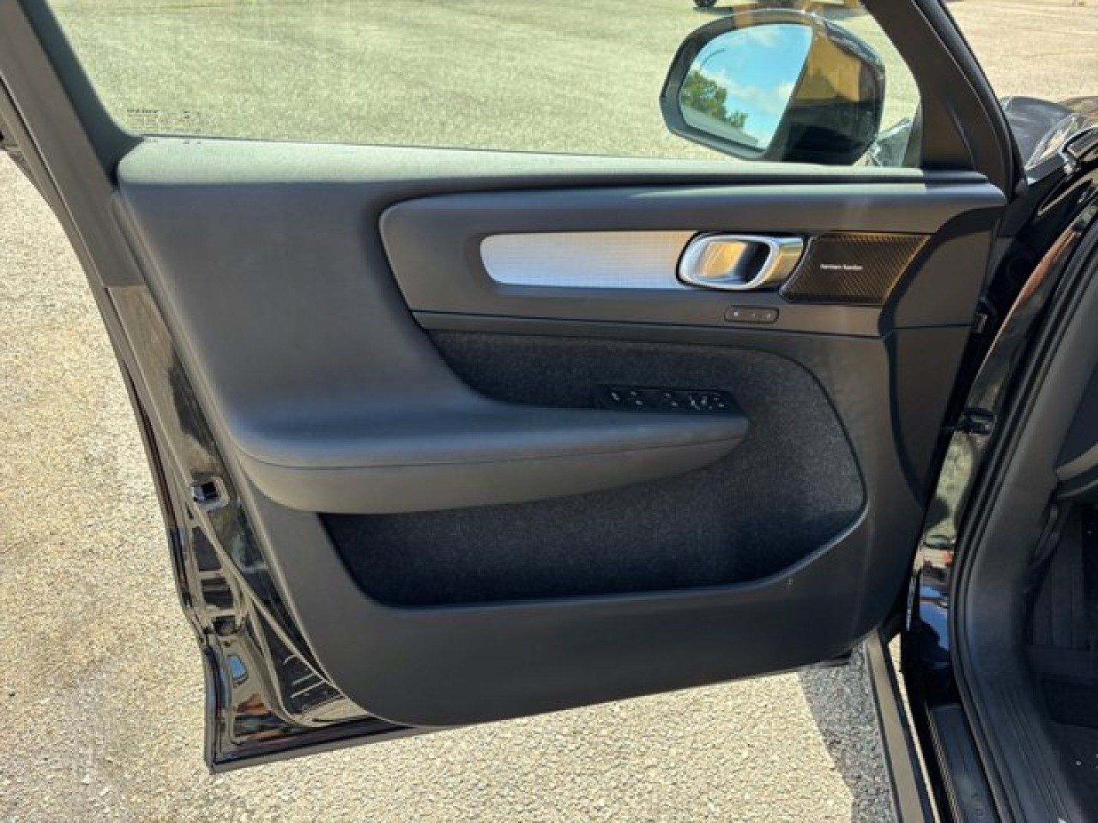 Used 2019 Volvo XC40 T5 Momentum AWD/4WD image 21
