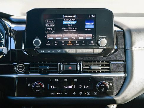 Used 2024 Nissan Pathfinder SV image 13