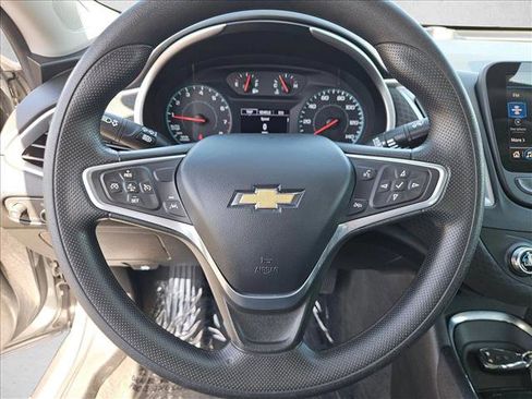 Used 2023 Chevrolet Malibu LT FWD image 13