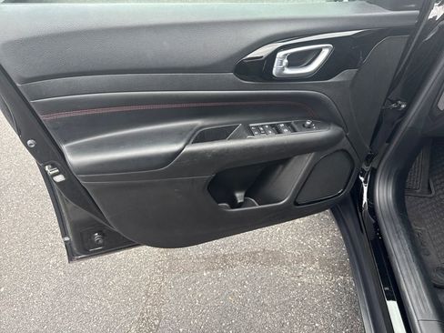 Used 2022 Jeep Compass Trailhawk image 13