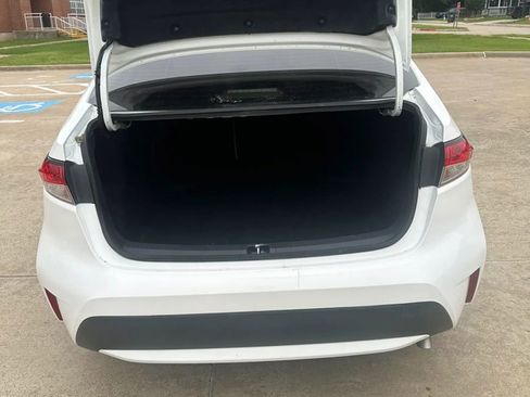 Used 2020 Toyota Corolla LE FWD image 19