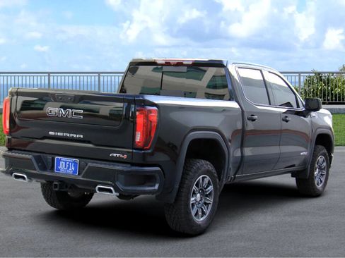 Used 2024 GMC Sierra 1500 AT4 w/ Technology Package image 5