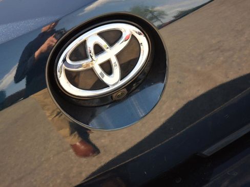 Used 2019 Toyota Corolla SE FWD image 12