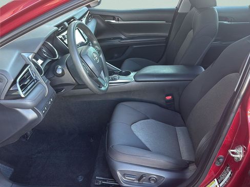 Used 2019 Toyota Camry LE w/ Carpet Mat Package FWD image 22