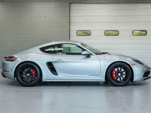 Used 2021 Porsche 718 Cayman GTS RWD image 3