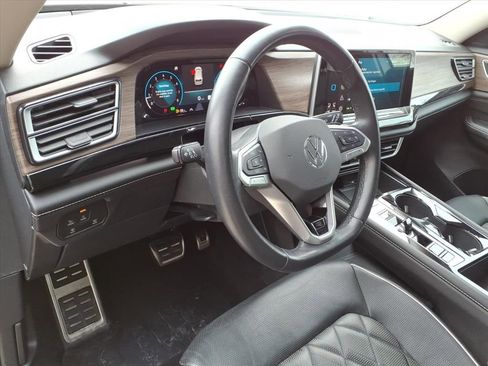 Used 2024 Volkswagen Atlas SEL Premium R-Line image 14