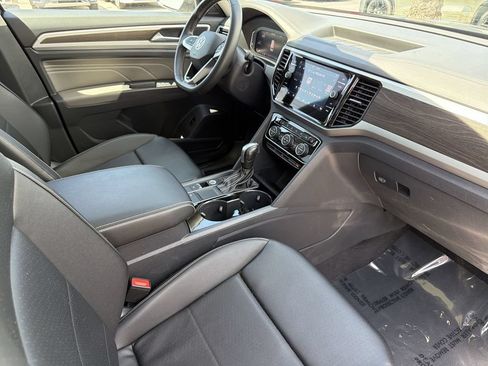 Used 2023 Volkswagen Atlas SE w/ Panoramic Sunroof Package FWD image 15