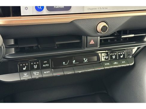 Used 2025 Toyota Crown Signia image 22