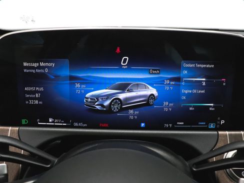 Used 2025 Mercedes-Benz E 350 4MATIC Sedan image 24