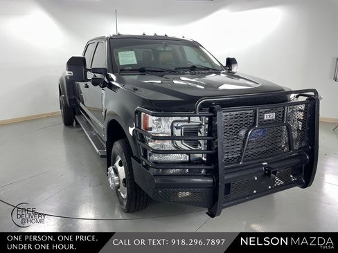 Used 2022 Ford F350 Lariat w/ Lariat Value Package image 4