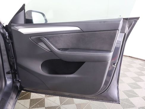 Used 2023 Tesla Model Y Long Range AWD/4WD image 24