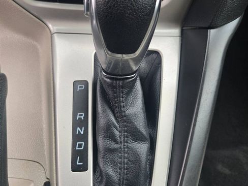 Used 2014 Ford Focus SE w/ SE Winter Package FWD image 20