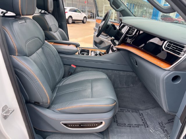 Used 2023 Jeep Grand Wagoneer Series II AWD/4WD image 17