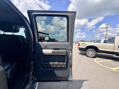 Used 2014 Ford F250 Lariat w/ Lariat Interior Package AWD/4WD image 24