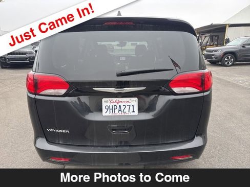 Certified 2023 Chrysler Voyager LX image 4
