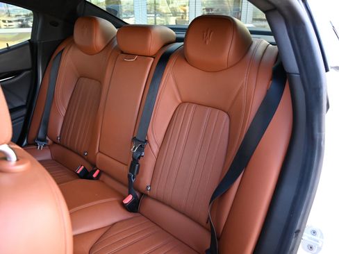 Used 2022 Maserati Ghibli Modena Q4 AWD/4WD image 38