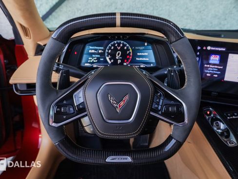 Used 2025 Chevrolet Corvette Z06 RWD image 31