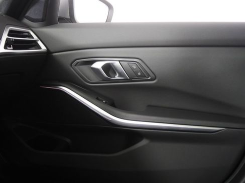 Used 2025 BMW 330i Sedan image 26