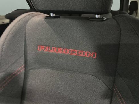 Used 2025 Jeep Wrangler Unlimited Rubicon AWD/4WD image 19