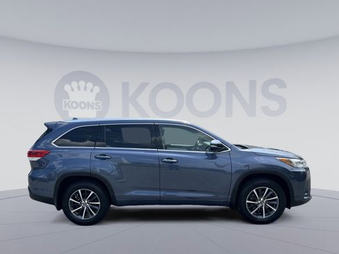 Used 2017 Toyota Highlander XLE AWD/4WD image 8