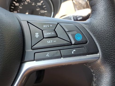 Used 2019 Nissan Rogue SV w/ Premium Package AWD/4WD image 17