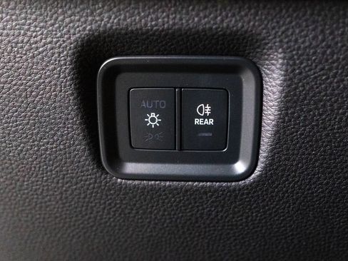 Certified 2025 Porsche Cayenne AWD/4WD image 24