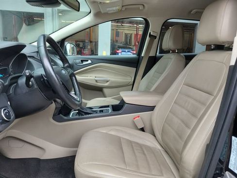 Used 2017 Ford Escape Titanium w/ Equipment Group 301A AWD/4WD image 20