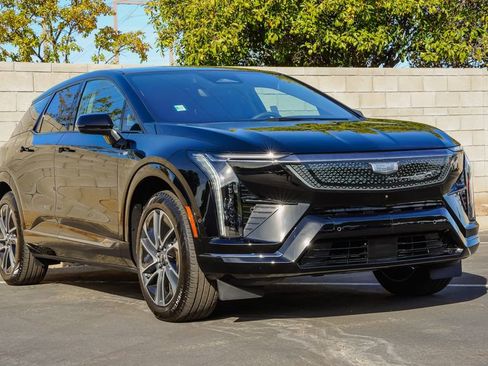 New 2026 Cadillac Optiq Sport 2 RWD image 5