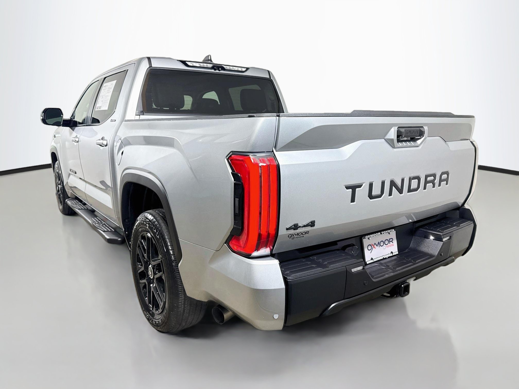Used 2024 Toyota Tundra Limited AWD/4WD image 5