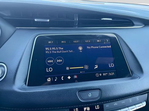 Used 2022 Cadillac XT4 Premium Luxury w/ Safety Alert Package FWD image 14