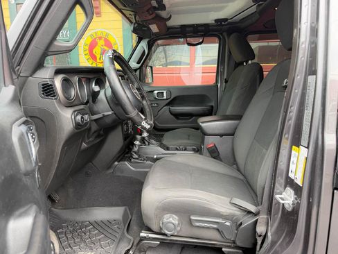 Used 2019 Jeep Wrangler Unlimited Sport S AWD/4WD image 13