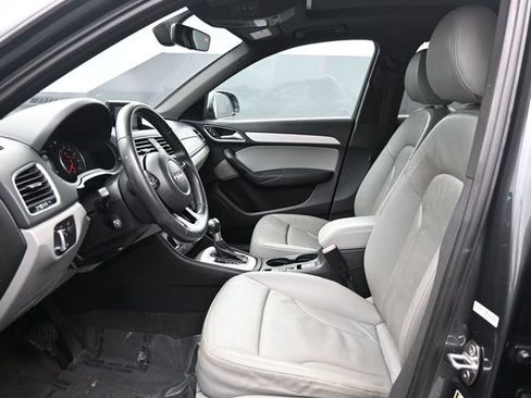 Used 2018 Audi Q3 2.0T Premium image 11
