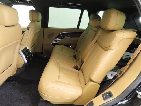 New 2026 Land Rover Range Rover Long Wheelbase SE image 21