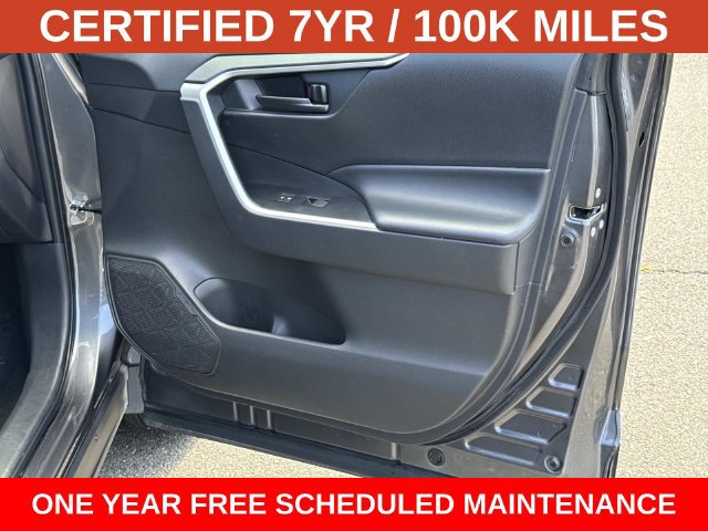 Used 2025 Toyota RAV4 LE AWD/4WD image 8