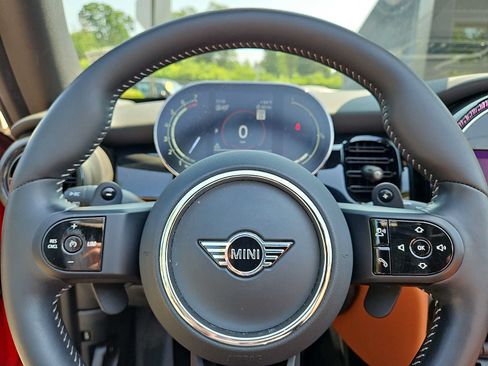 Used 2024 MINI Cooper S w/ Signature Upholstery Package FWD image 18