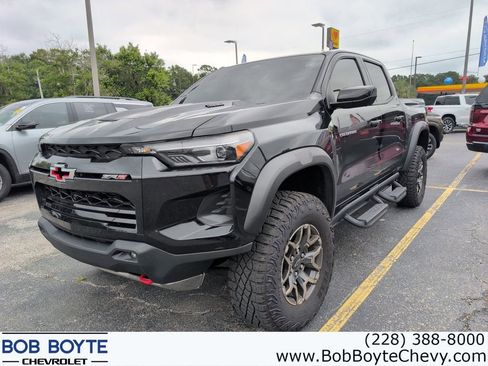 Used 2025 Chevrolet Colorado ZR2 w/ Technology Package AWD/4WD image 1