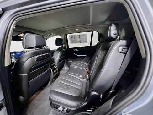 Used 2024 BMW X7 xDrive40i AWD/4WD image 28