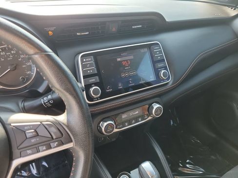 Certified 2020 Nissan Kicks SR FWD image 23