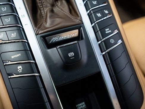 Used 2016 Porsche Macan S image 52