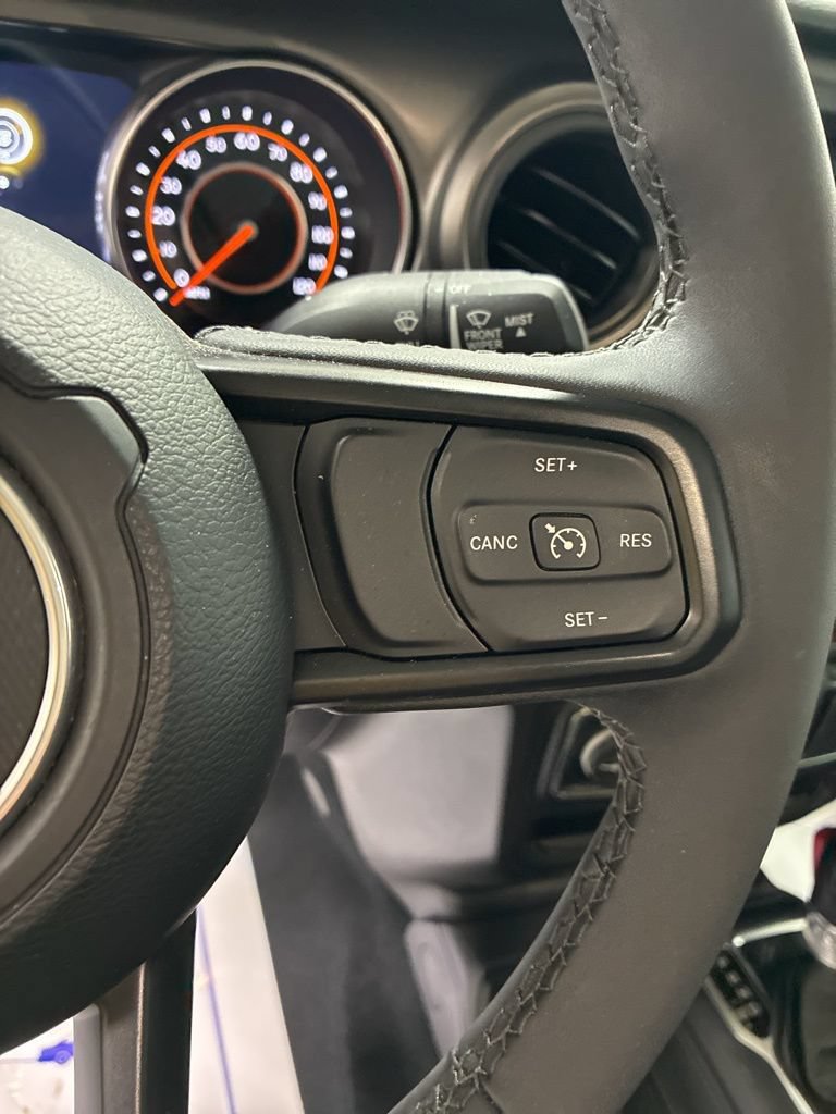 Used 2023 Jeep Gladiator Sport AWD/4WD image 14