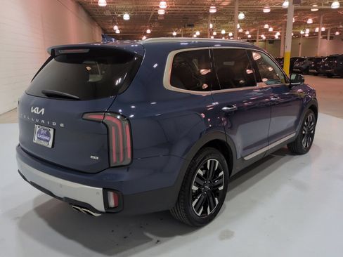 Certified 2024 Kia Telluride SX Prestige AWD/4WD image 3