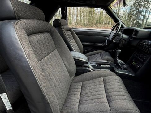Used 1993 Ford Mustang Cobra image 3