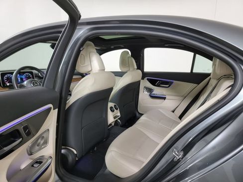 Used 2022 Mercedes-Benz C 300 4MATIC Sedan image 19