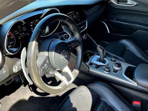 Used 2022 Alfa Romeo Giulia Veloce image 18