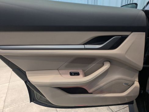 Used 2025 Porsche Taycan image 25